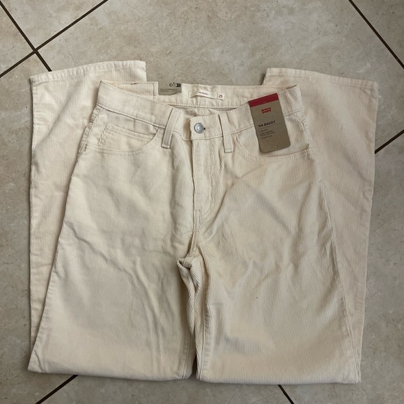 NWT Levi's Women's 94 Baggy Jeans (white swan-corduroy) size 25 - Picture 5 of 8